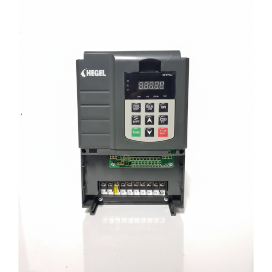 Hegel 11KW 14HP Trifaze MPPT Dalgıç Pompa Sürücüsü 380V Solar Pompa İnverteri Hegel 11KW 14HP Trifaze MPPT Dalgıç Pompa Sürücüsü 380V Solar Pompa İnverteri